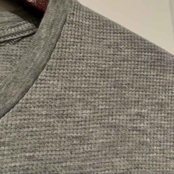 Men’s Among Equals by Cotton On Grey Short Sleeve Henley High Low T-shirt Sz M - Picture 3 of 8